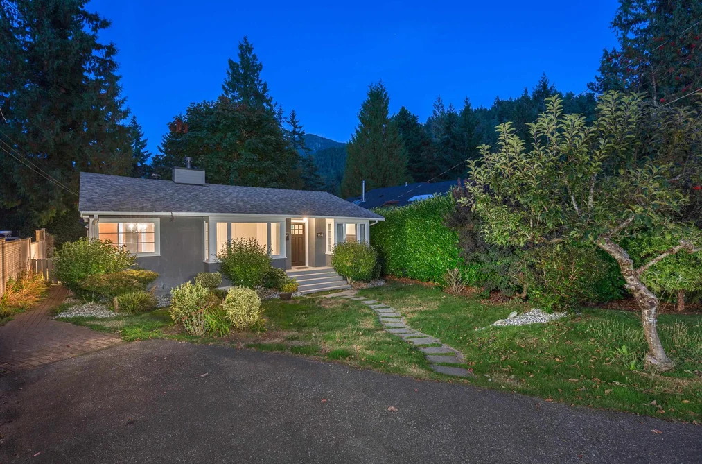 6431 ROSEBERY AVENUE, West Vancouver BC V7W 2C5, West Vancouver BC — Residential for Sale - Photo 2