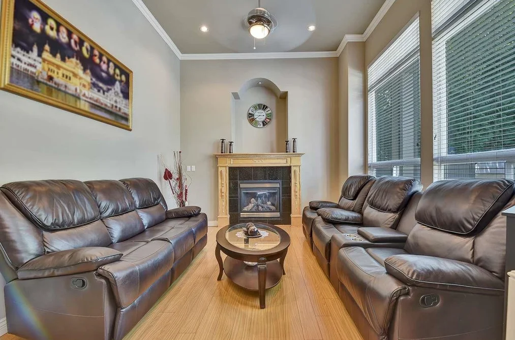 6436 141A Street, Surrey, BC - MLS: R3162342 - Photo 2 6436 141A Street, Surrey, BC - MLS: R3162342 - Photo 2
