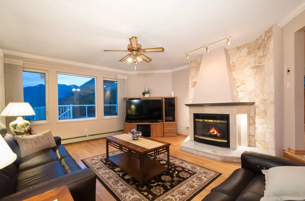 6440 Rosebery Avenue, West Vancouver, BC - MLS: R3165218 - Photo 15 6440 Rosebery Avenue, West Vancouver, BC - MLS: R3165218 - Photo 15