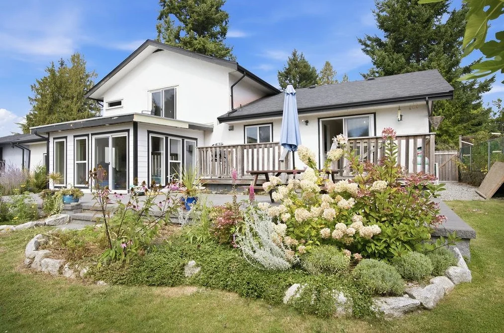 6447 Samron Rd, Sechelt, BC - MLS: R3165546