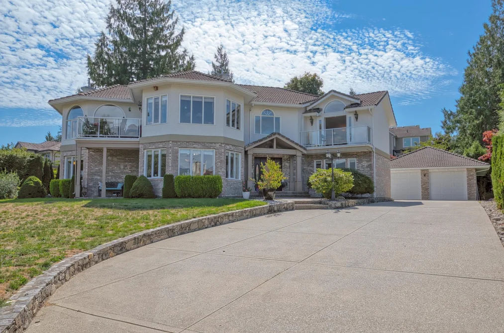 House for sale at 6453 N Gale Avenue Sechelt British Columbia - MLS: R3156883