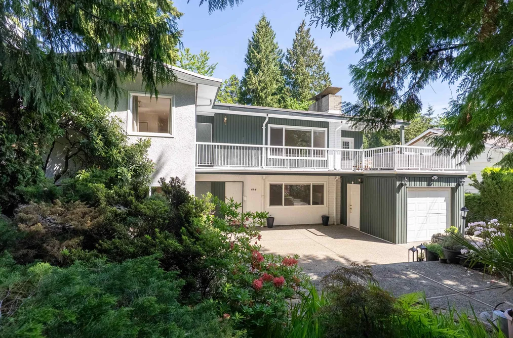 House for sale at 646 E Windsor Road North Vancouver British Columbia - MLS: R3160692