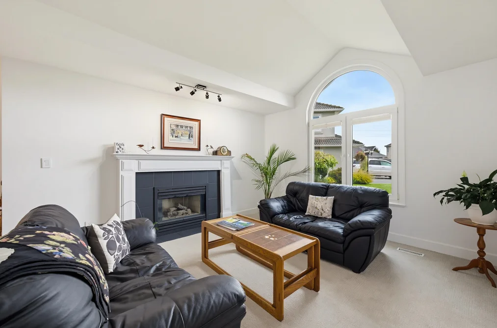 6469 Meadow Place, Ladner, BC - House for Sale - Photo 11 of 40 6469 Meadow Place, Ladner, BC - House for Sale - Photo 11 of 40