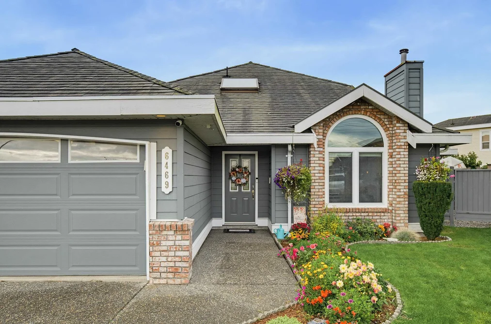 6469 Meadow Place, Ladner, BC - House for Sale - Photo 2 of 40 6469 Meadow Place, Ladner, BC - House for Sale - Photo 2 of 40