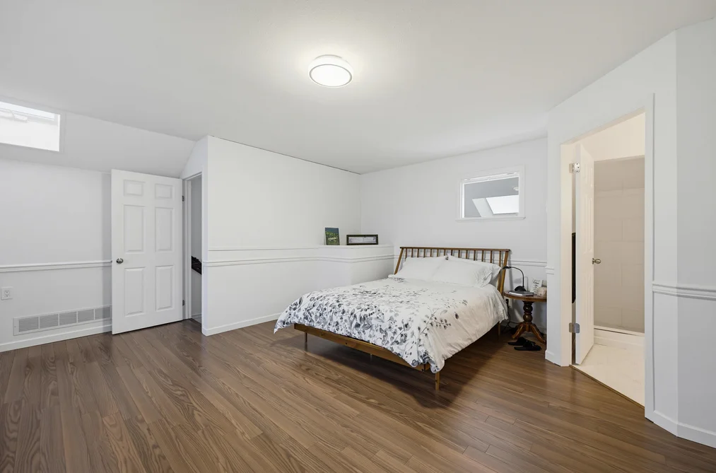 6469 Meadow Place, Ladner, BC - House for Sale - Photo 33 of 40 6469 Meadow Place, Ladner, BC - House for Sale - Photo 33 of 40