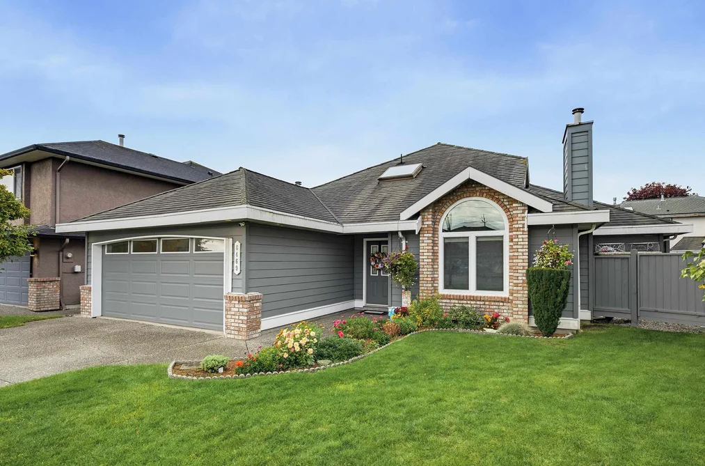 6469 Meadow Place, Ladner, BC - House for Sale - Photo 8 of 40 6469 Meadow Place, Ladner, BC - House for Sale - Photo 8 of 40