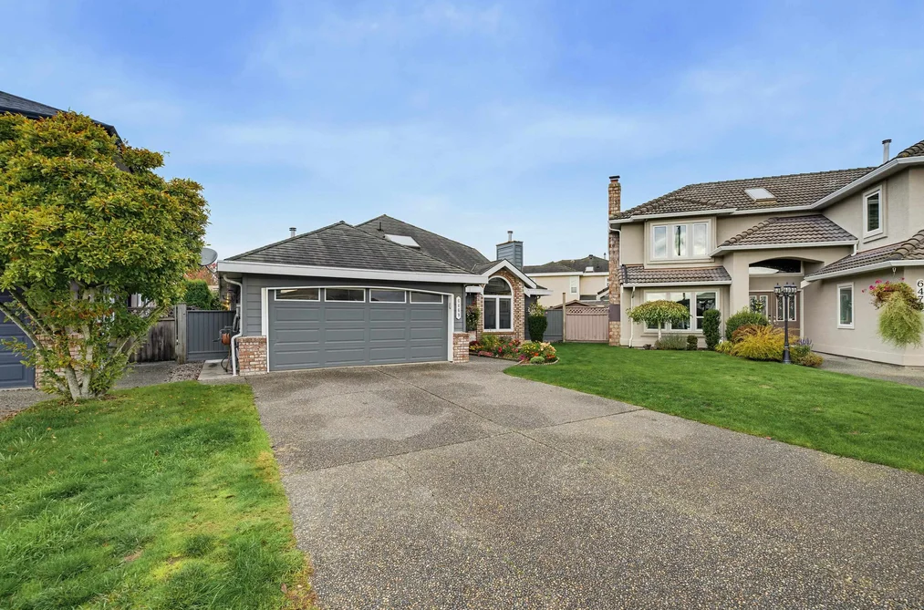 6469 Meadow Place, Ladner, BC - House for Sale - Photo 9 of 40 6469 Meadow Place, Ladner, BC - House for Sale - Photo 9 of 40
