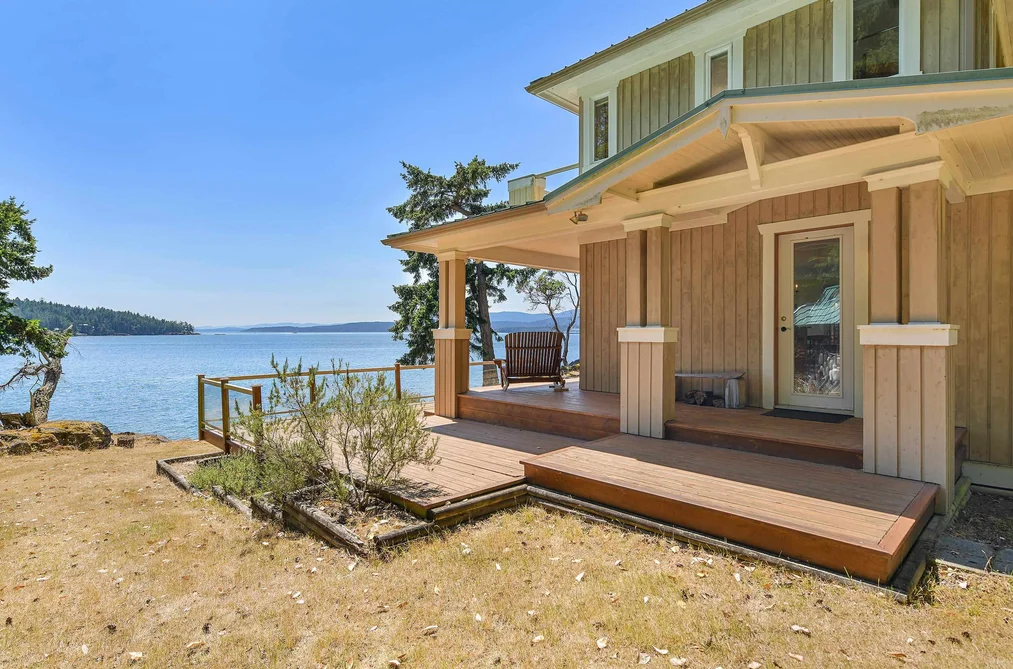 House for sale at 647 Dinner Bay Road Mayne Island British Columbia - MLS: R3148958