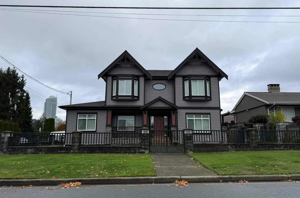 647 IVY AVENUE, Coquitlam BC V3J 2J1, Coquitlam BC — Residential for Sale - Photo 2