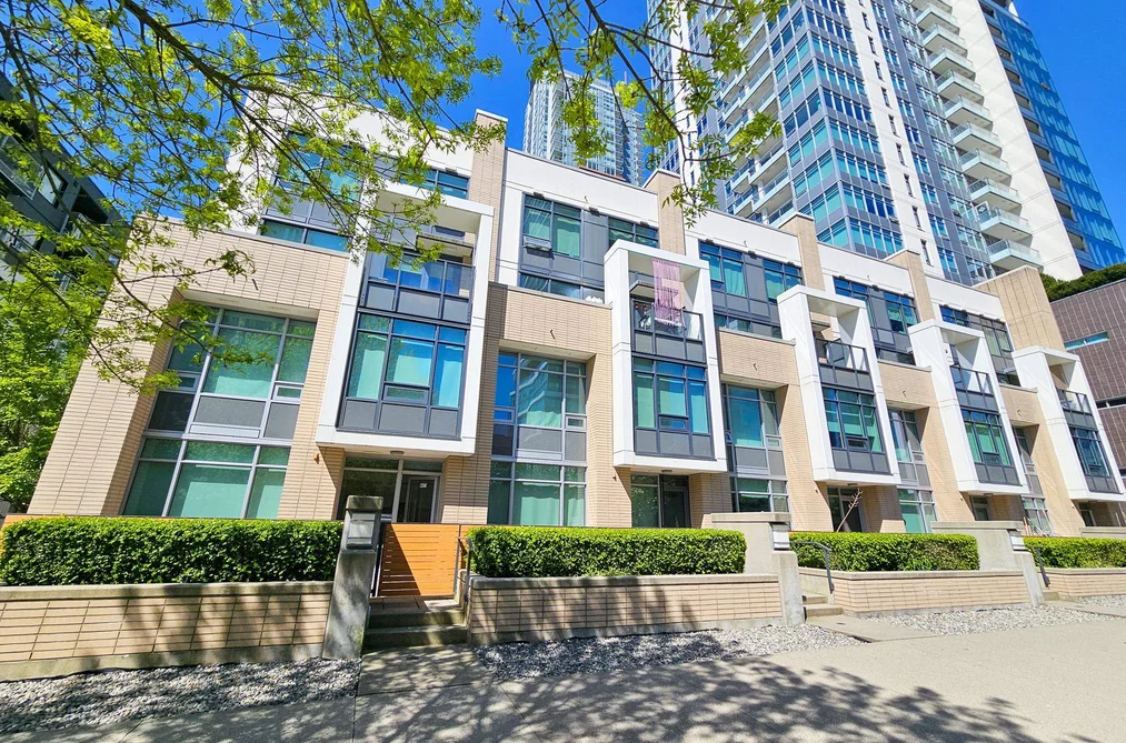 Townhouse for sale at 6471 Telford Avenue Burnaby British Columbia - MLS: R3158879