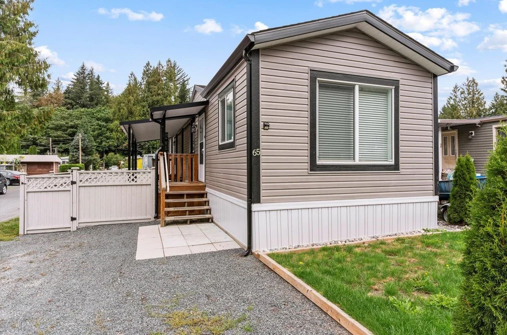 Manufactured Home for sale at 65 3942 Columbia Valley Road Cultus Lake British Columbia - MLS: R3160317