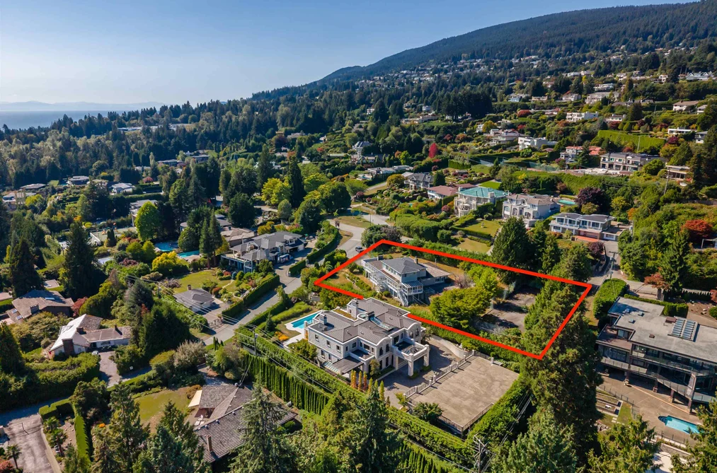 650 Southborough Drive, West Vancouver, BC - MLS: R3179622 - Photo 4 650 Southborough Drive, West Vancouver, BC - MLS: R3179622 - Photo 4