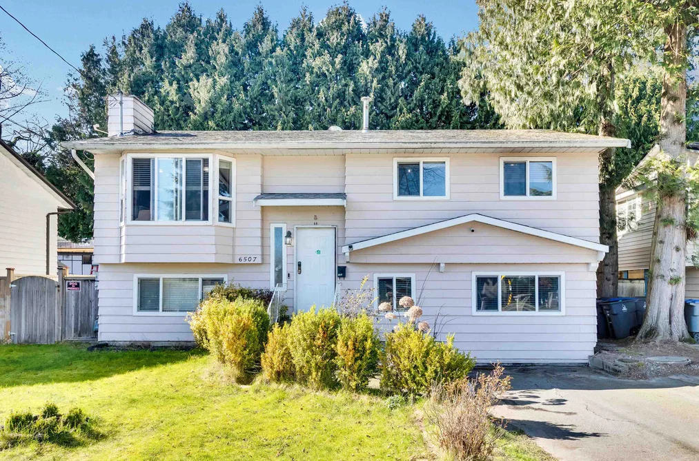 6507 134 STREET, Surrey BC V3W 4S1, Surrey BC — Residential for Sale - Photo 2