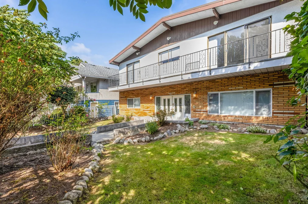 House for sale at 651 E 17th Avenue Vancouver British Columbia - MLS: R3083911
