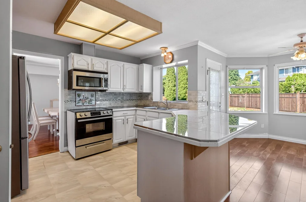 654 WALNUT PLACE, Coquitlam BC V3J 7T5, Coquitlam BC — Residential for Sale — Photo 10 of 40