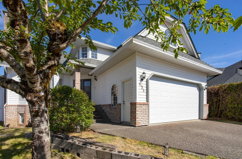 654 WALNUT PLACE, Coquitlam BC V3J 7T5, Coquitlam BC — Residential for Sale - Photo 2