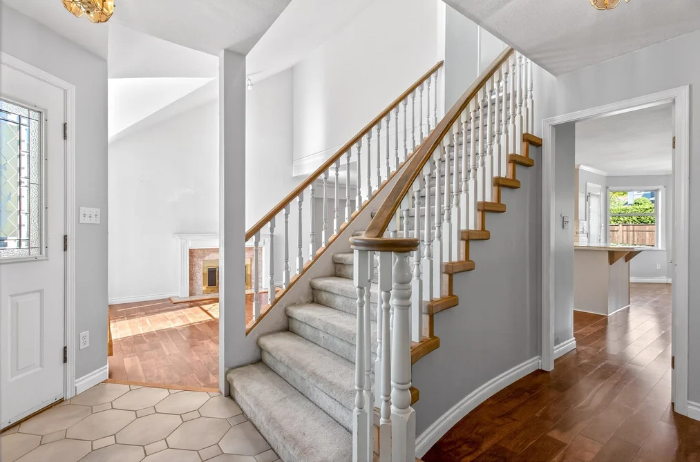 654 WALNUT PLACE, Coquitlam BC V3J 7T5, Coquitlam BC — Residential for Sale — Photo 4 of 40