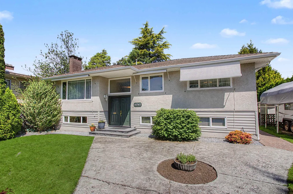 6541 GRANT STREET, Burnaby BC V5B 2K9, Burnaby BC — Residential for Sale - Photo 2