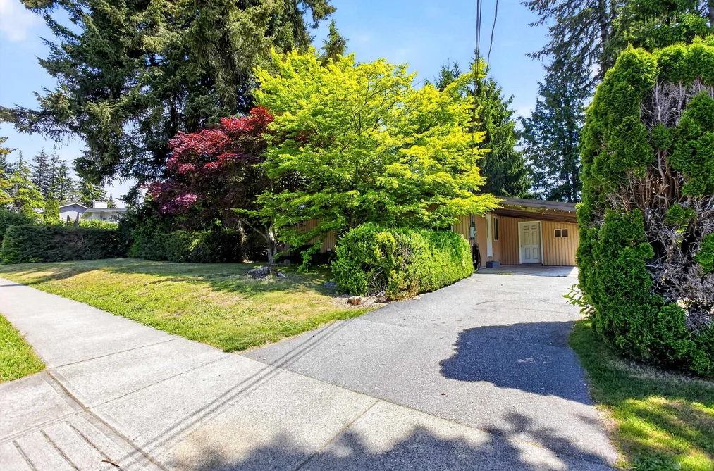 House for sale at 655 Macintosh Street Coquitlam British Columbia - MLS: R3128041