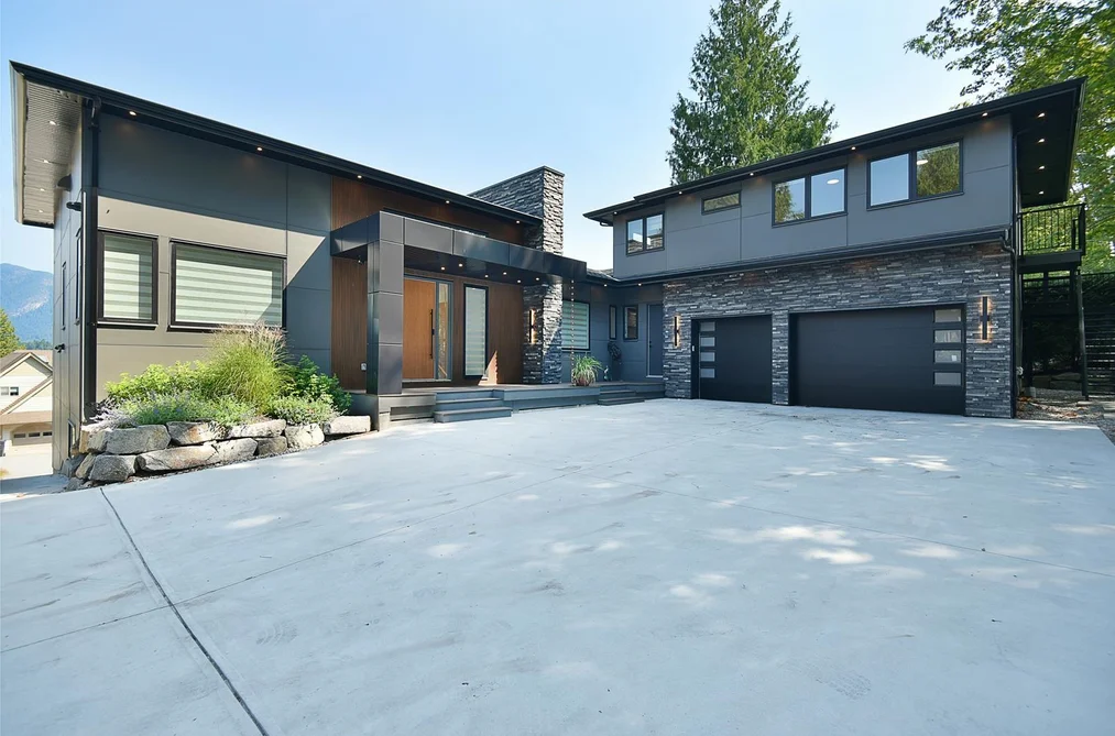 House for sale at 6553-6555 N Gale Avenue Sechelt British Columbia - MLS: R3163666