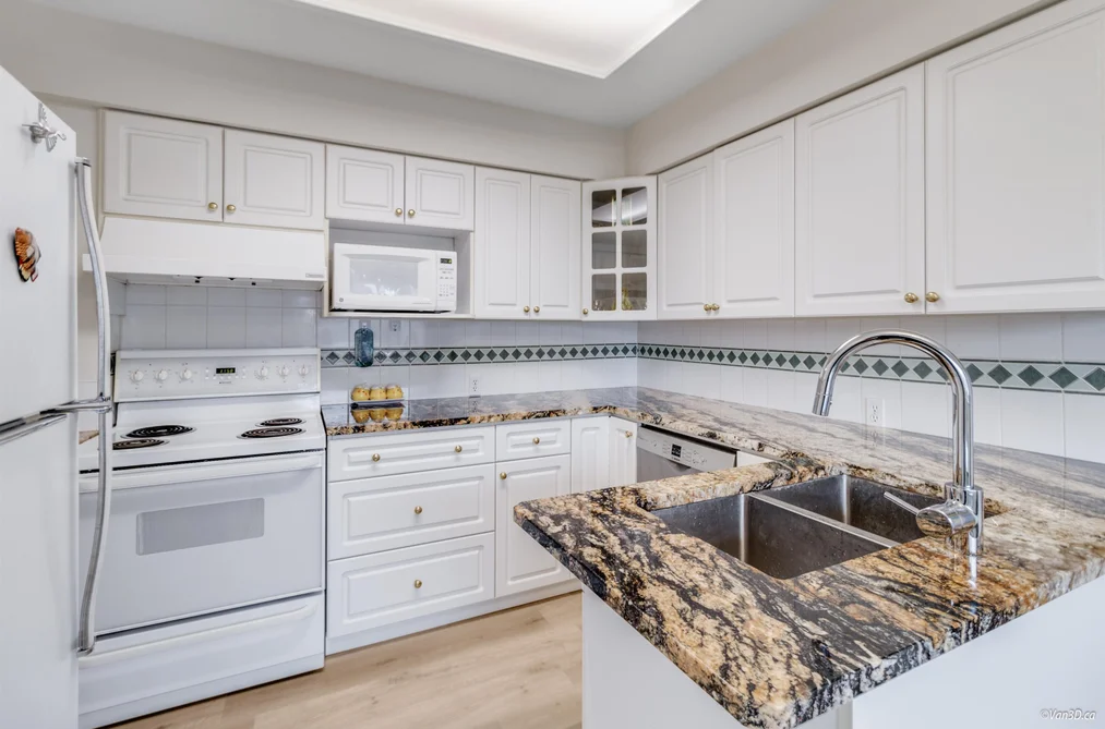 6555 ST. CHARLES PLACE, Burnaby BC V5H 3W1, Burnaby BC — Residential for Sale - Photo 2