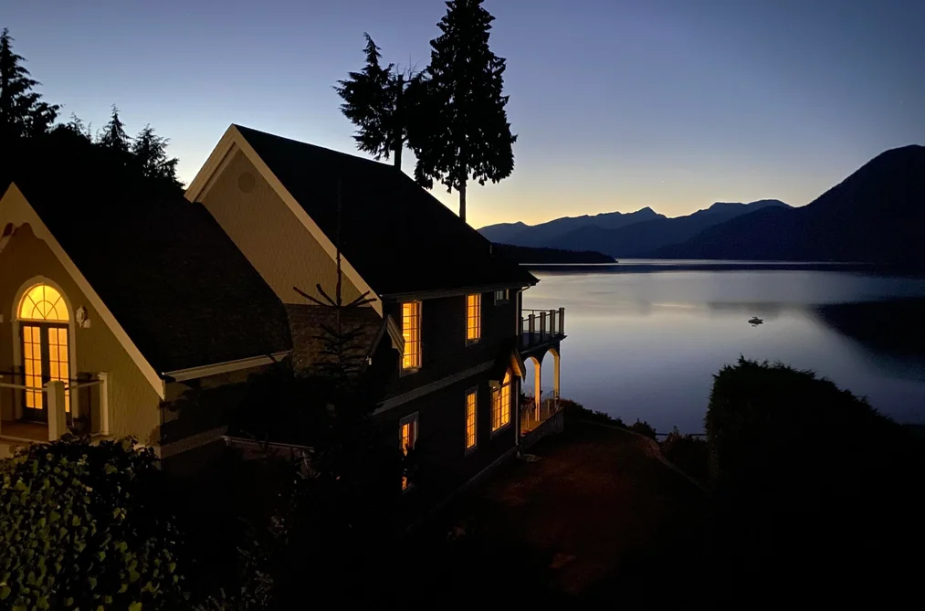 House for sale at 6560 N Gale Avenue Sechelt British Columbia - MLS: R3066808