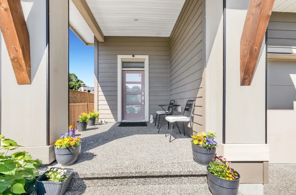 6561 FERN STREET, Chilliwack BC V2R 2Z7, Chilliwack BC — Residential for Sale - Photo 2