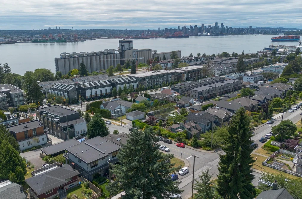 Property for sale at 658 E 3rd Street North Vancouver British Columbia - MLS: R3078200
