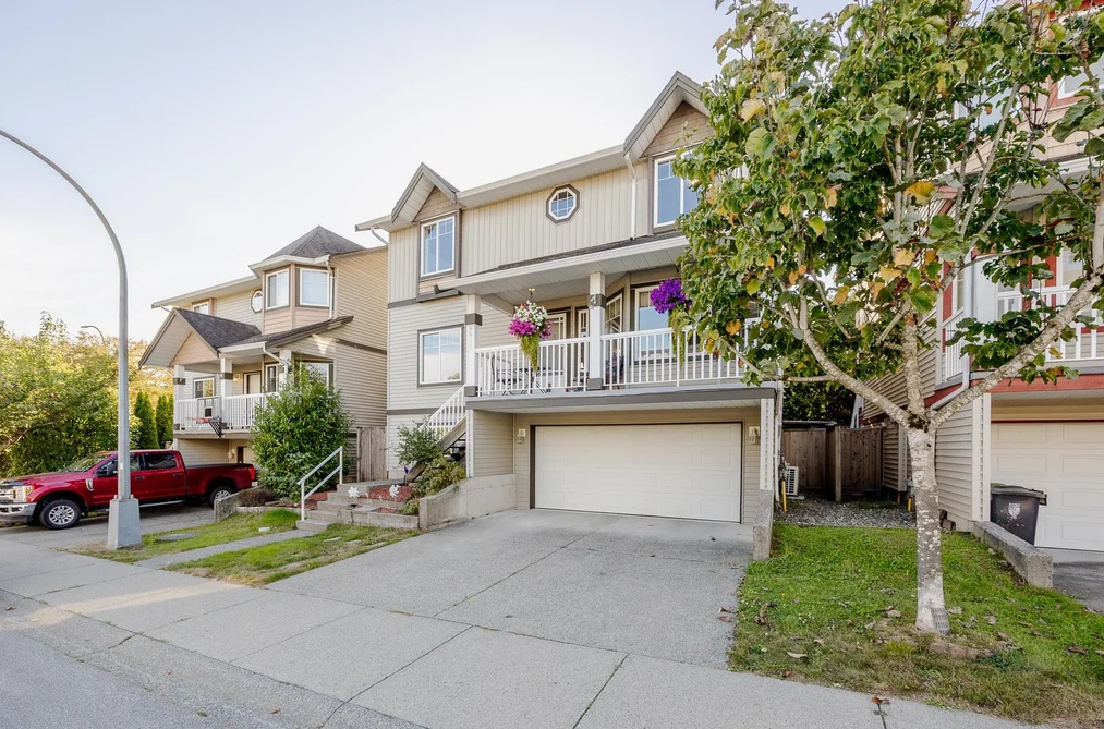 6615 205 STREET, Langley BC V1Y 2X8, Langley BC — Residential for Sale - Photo 2