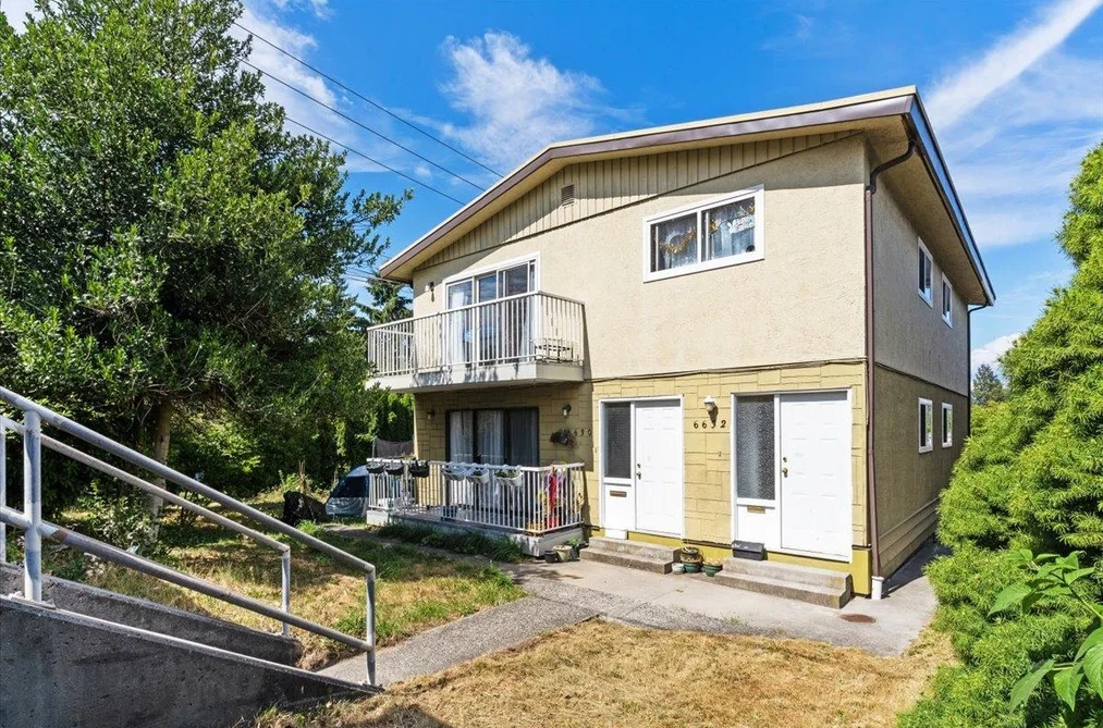 Duplex for sale at 6630-6632 Canada Way Burnaby British Columbia - MLS: R3127128