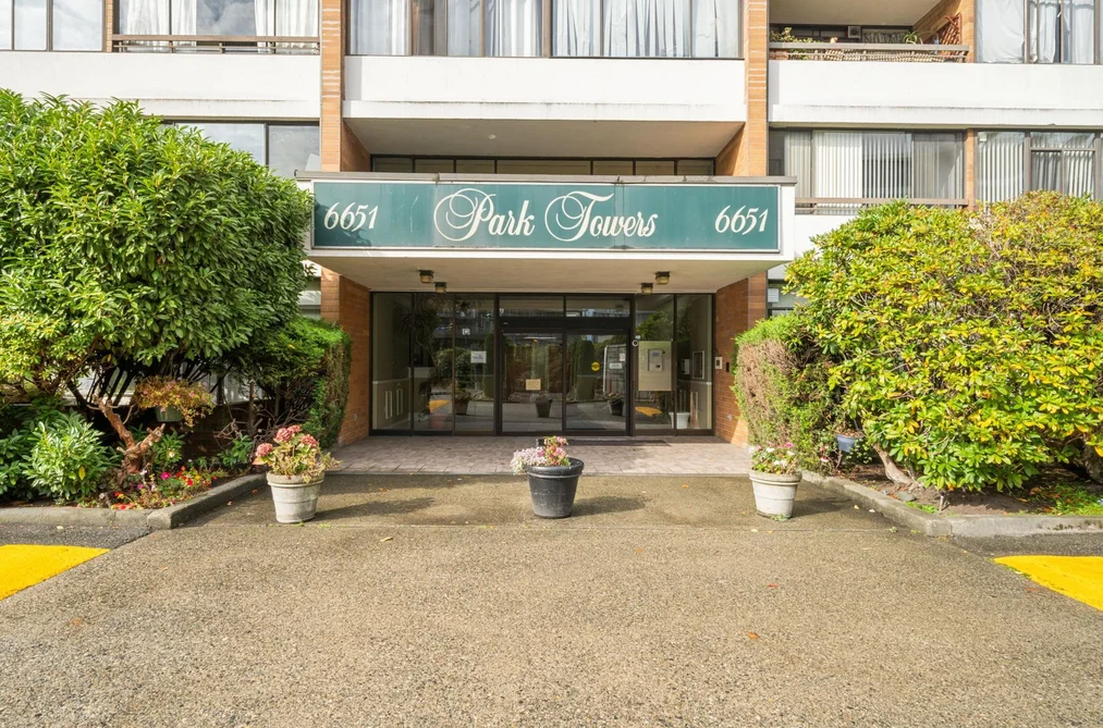 6651 MINORU BOULEVARD, Richmond BC V6Y 1Z2, Richmond BC — Residential for Sale - Photo 2