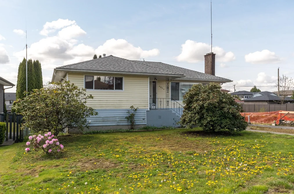 6664 CHARLES STREET, Burnaby BC V5B 2H1, Burnaby BC — Residential for Sale - Photo 2