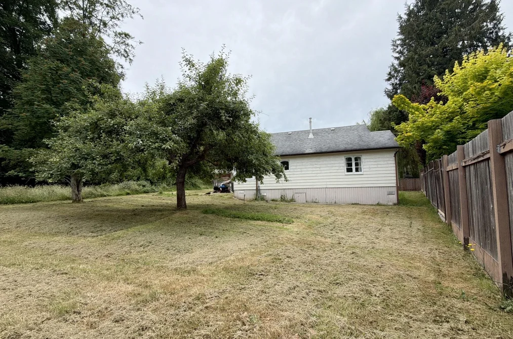 667 DOUGALL ROAD, Gibsons BC V0N 1V8, Gibsons BC — Residential for Sale — Photo 8 of 24