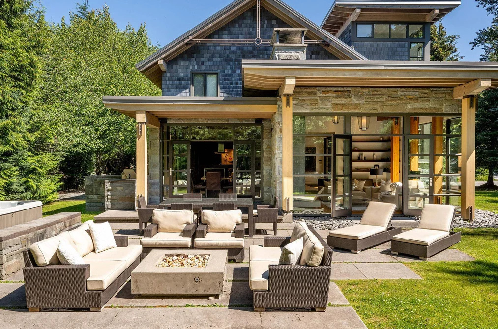 House for sale at 6677 Crabapple Drive Whistler British Columbia - MLS: R3064964