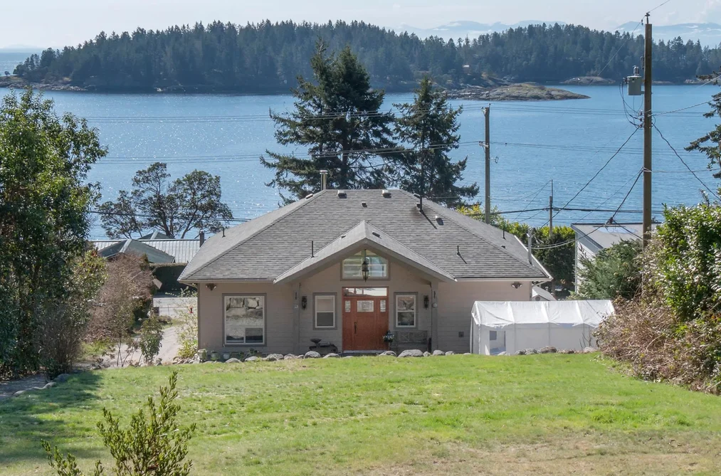 House for sale at 6682 Sunshine Coast Highway Sechelt British Columbia - MLS: R3074245
