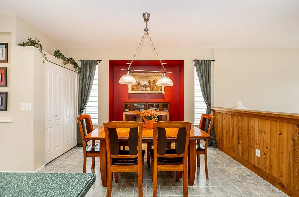 6689 185th Street, Surrey, BC - House for Sale - Photo 12 of 40 6689 185th Street, Surrey, BC - House for Sale - Photo 12 of 40