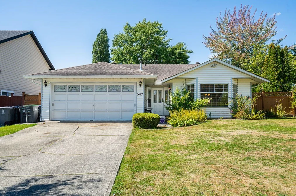 House for sale at 6697 141a Street Surrey British Columbia - MLS: R3092483