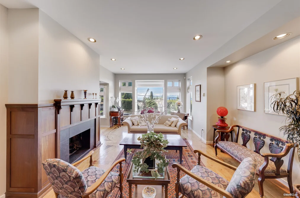670 MONTROYAL BOULEVARD, North Vancouver BC V7R 2G3, North Vancouver BC — Residential for Sale - Photo 3