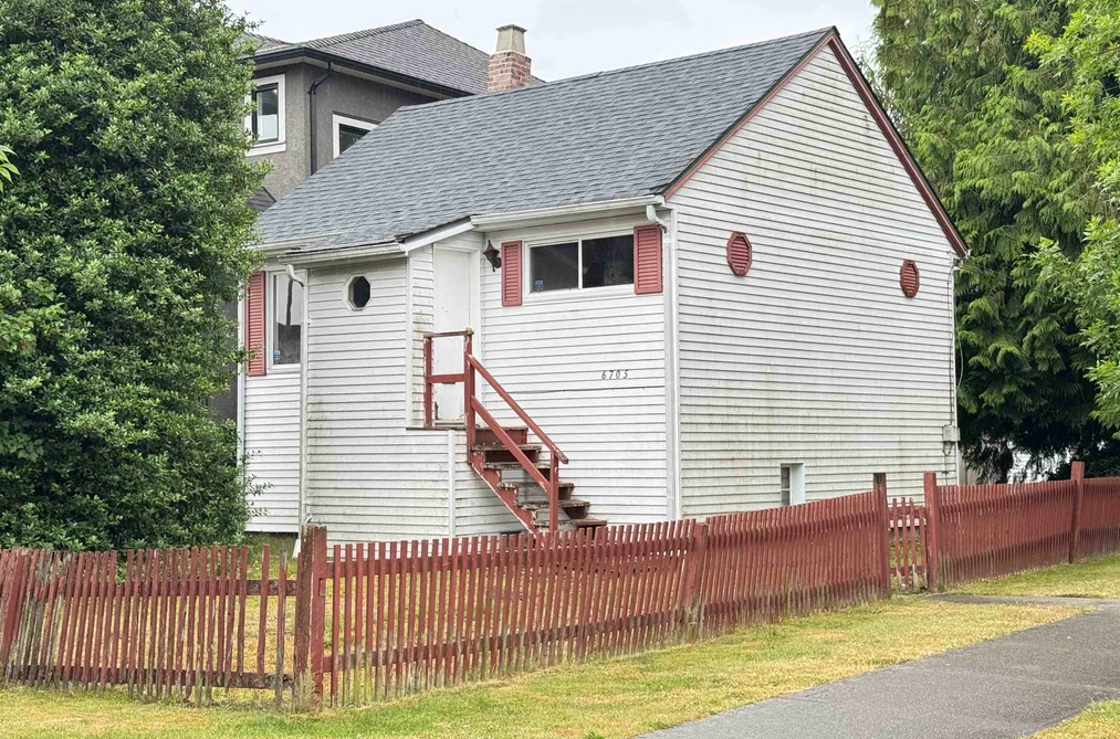 House for sale at 6705 Rupert Street Vancouver British Columbia - MLS: R3133768