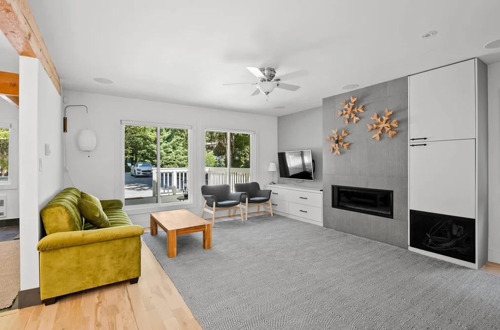 6716 CRABAPPLE DRIVE, Whistler BC V8E 0C5, Whistler BC — Residential for Sale - Photo 2