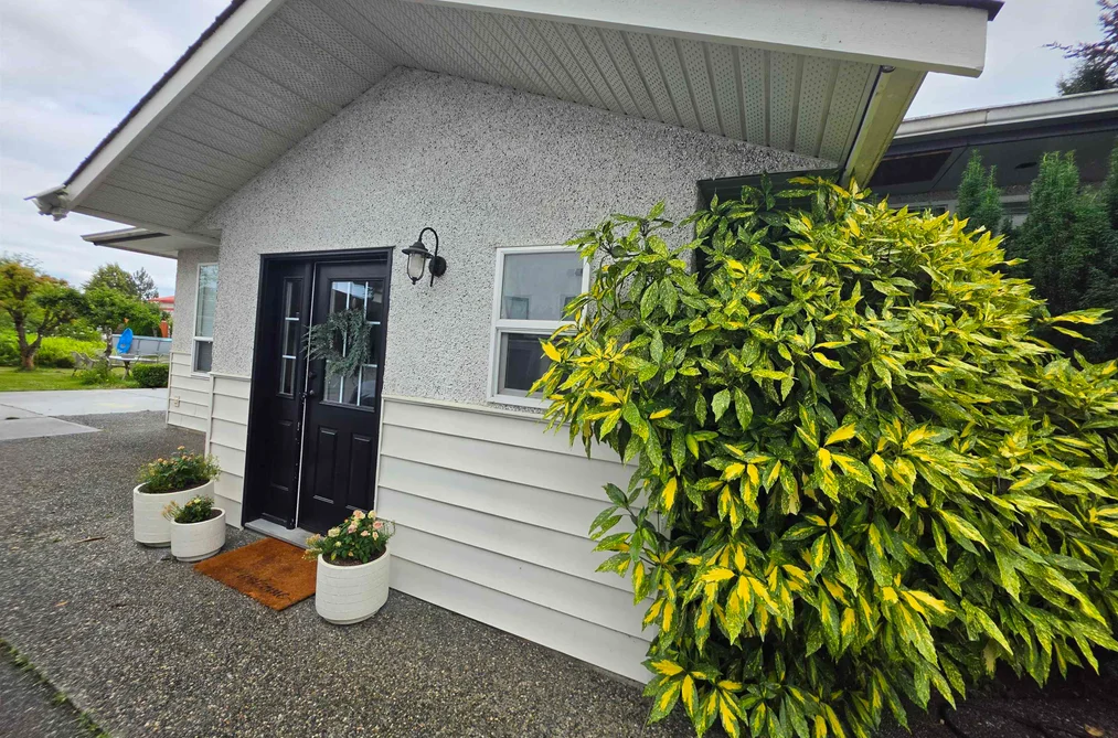 672 COLUMBIA STREET, Abbotsford, BC — Residential for Sale - Photo 2