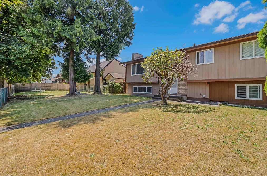 6721 132 STREET STREET, Surrey BC V3W 4L7, Surrey BC — Residential for Sale - Photo 2