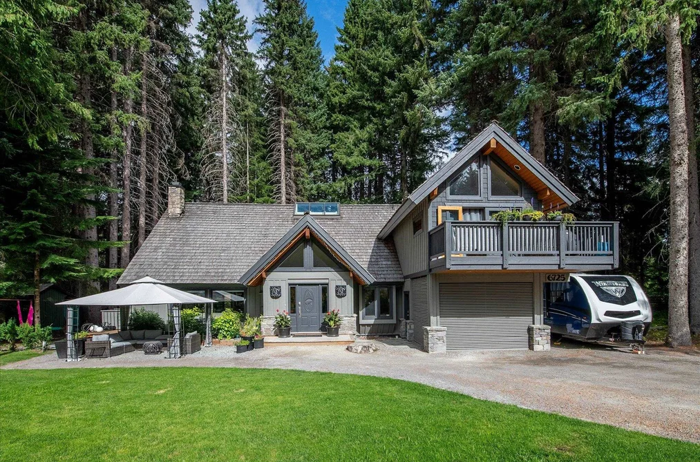 6725 CRABAPPLE DRIVE, Whistler BC V8E 0C5, Whistler BC — Residential for Sale - Photo 2