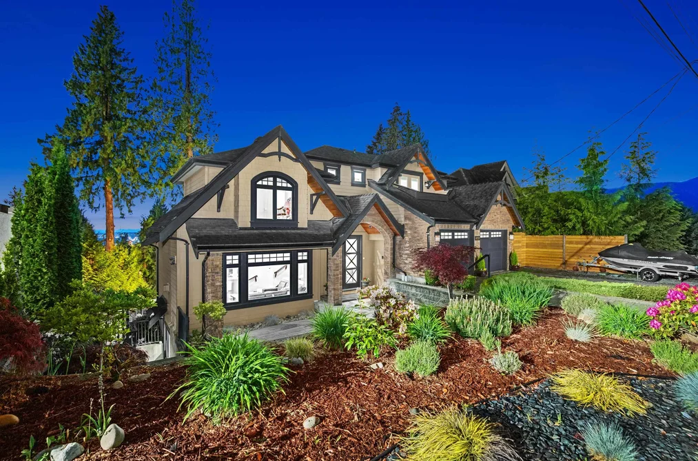 673 SYLVAN AVENUE, North Vancouver BC V7R 2E8, North Vancouver BC — Residential for Sale - Photo 2