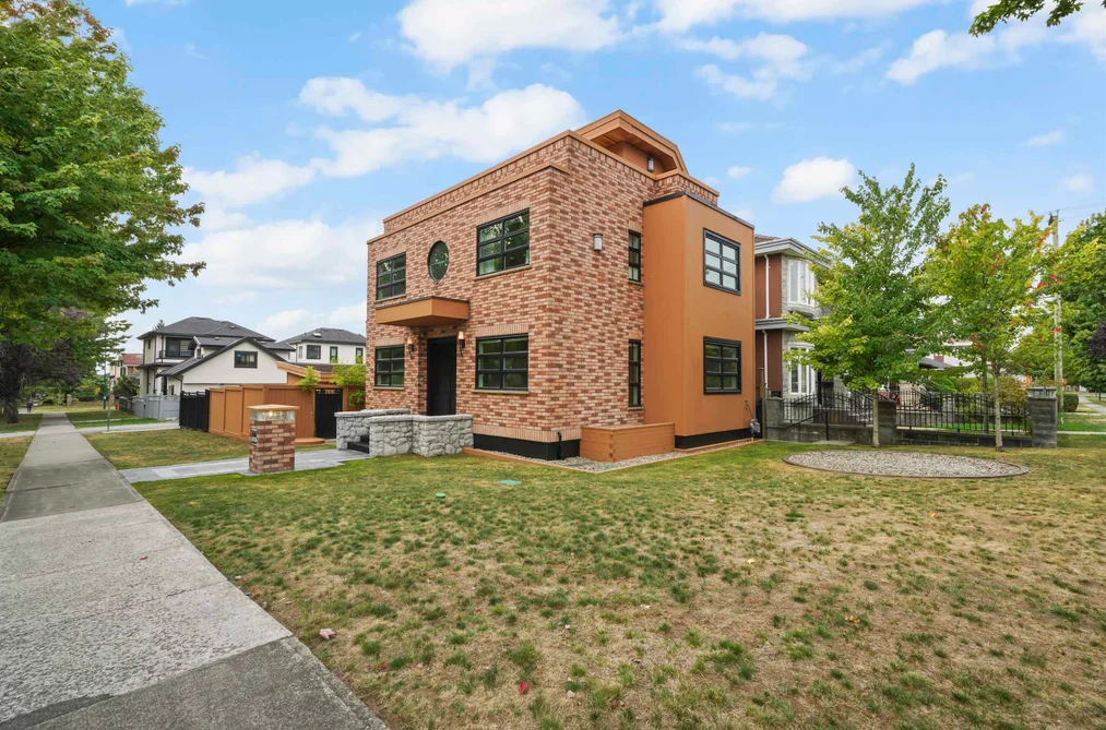 6733 VIVIAN STREET, Vancouver BC V5S 2T7, Vancouver BC — Residential for Sale - Photo 2