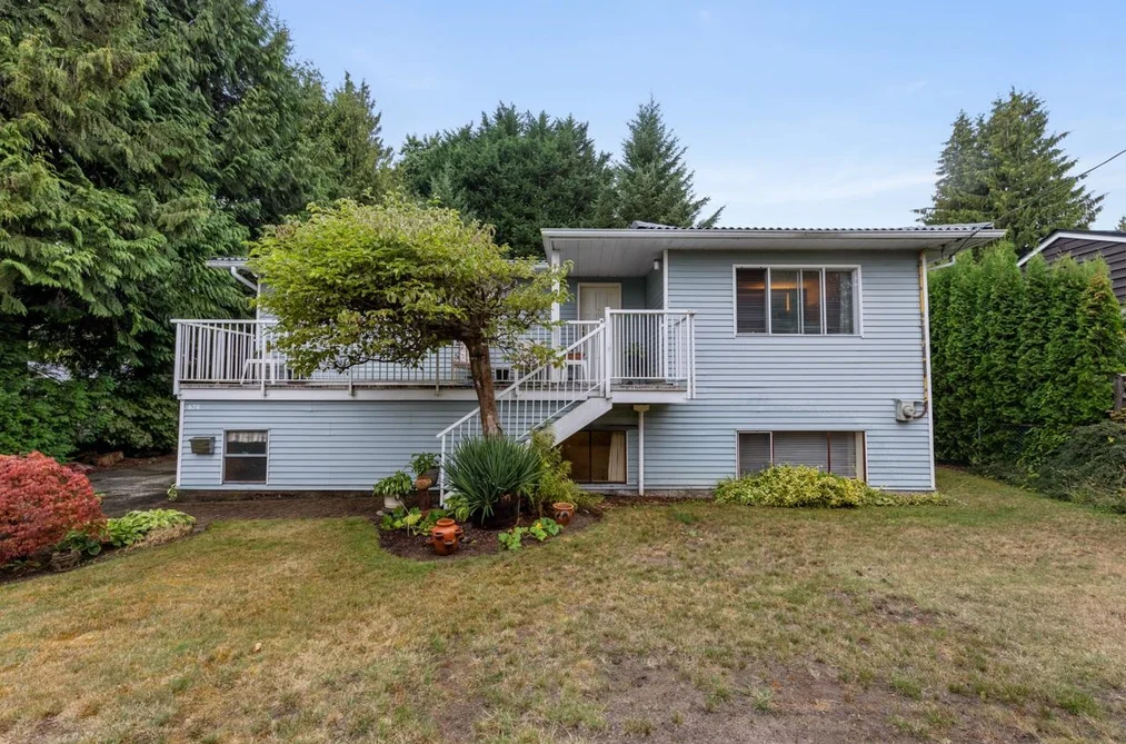 House for sale at 674 Blue Mountain Street Coquitlam British Columbia - MLS: R3111550