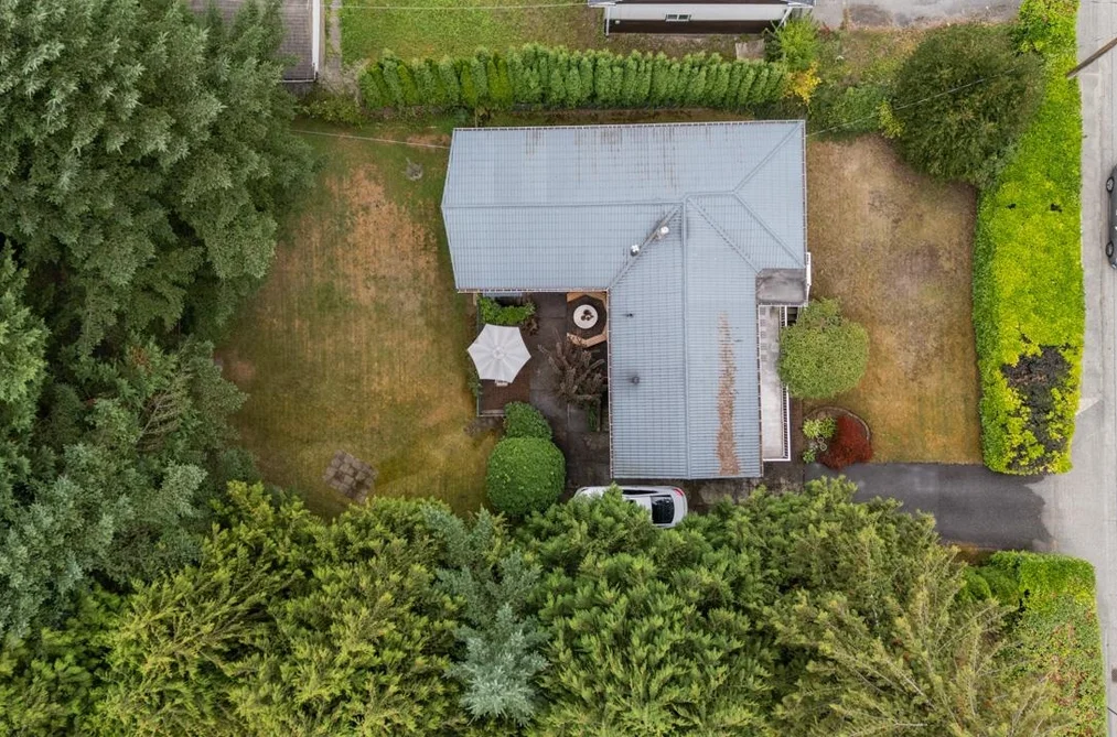 674 BLUE MOUNTAIN STREET, Coquitlam BC V3J 4R6, Coquitlam BC — Residential for Sale - Photo 2