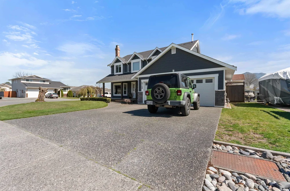 6748 HENRY STREET, Chilliwack BC V2R 2Z9, Chilliwack BC — Residential for Sale - Photo 2