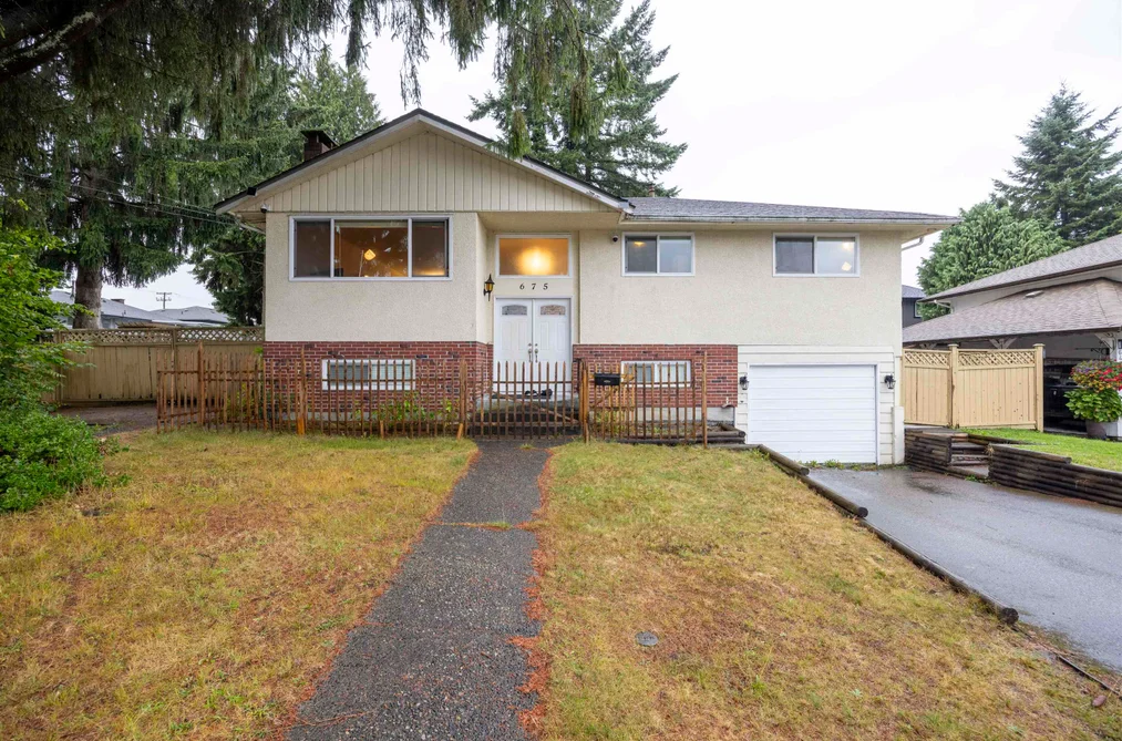 House for sale at 675 Duncan Avenue Burnaby British Columbia - MLS: R3093131