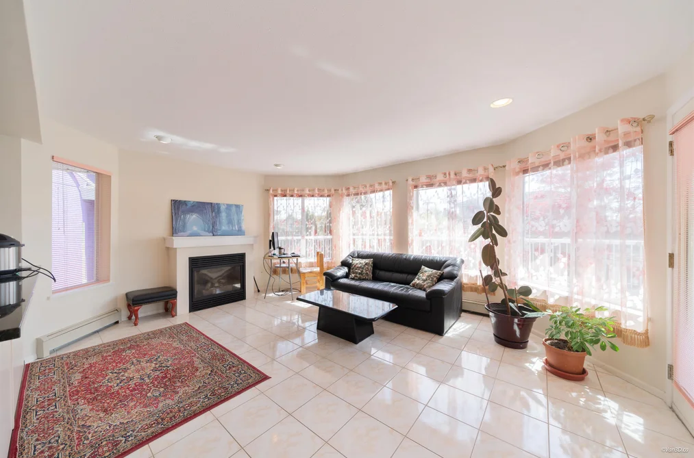 6758 KITCHENER STREET, Burnaby BC V5B 2J9, Burnaby BC — Residential for Sale - Photo 3